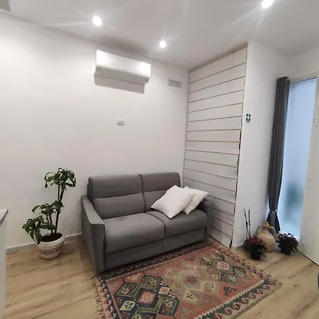 Apartment Garden & Private Parking